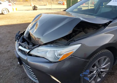 2016 Toyota Camry Xle z USA, uszkodzony, nr VIN 4T4BF1FK8GR578941